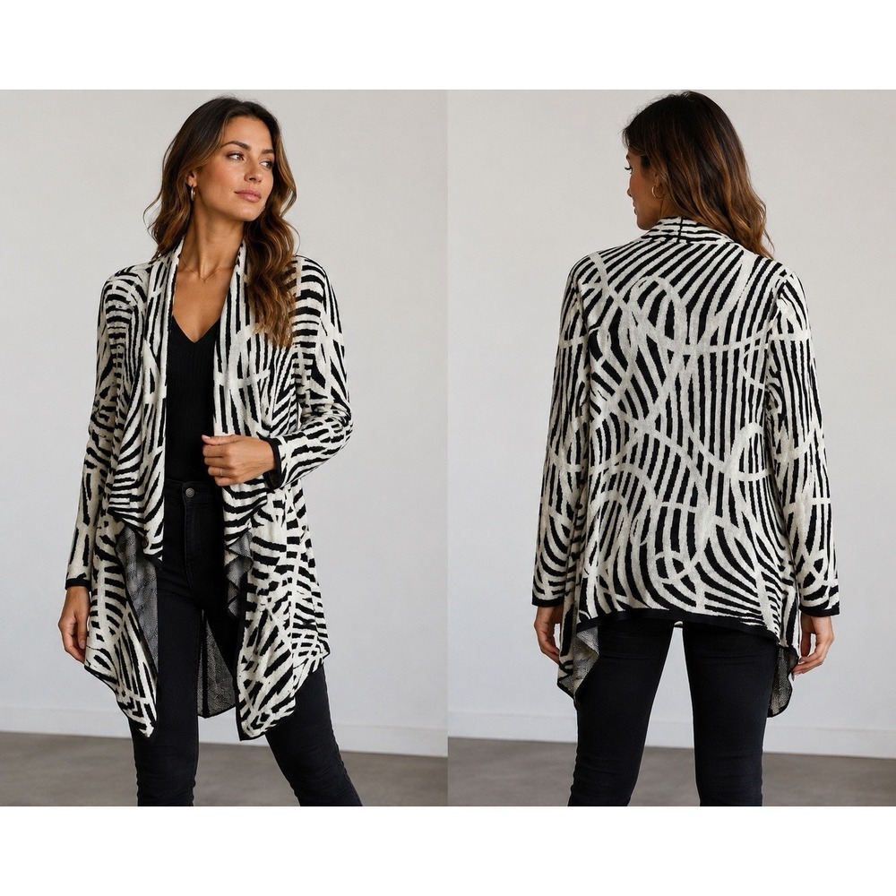 Chico's Zenergy Ladies Size 1 Medium US Size 8/10 Open Front Long Sleeved Top